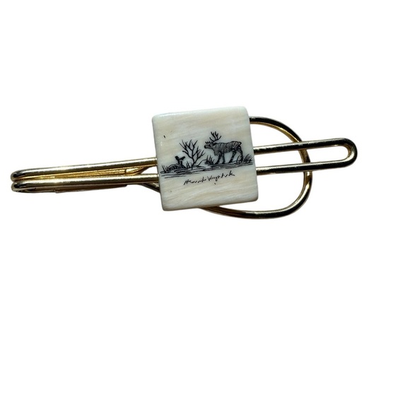 Vintage Alaskan Carved Gold and Cream Tie/Scarf Clip with Elk wildlife scene - Picture 1 of 5